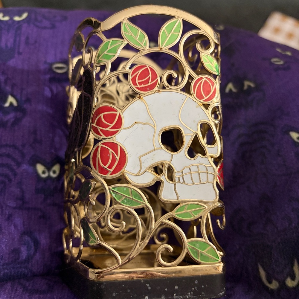 Gold Skull and Roses soap dispenser Holder